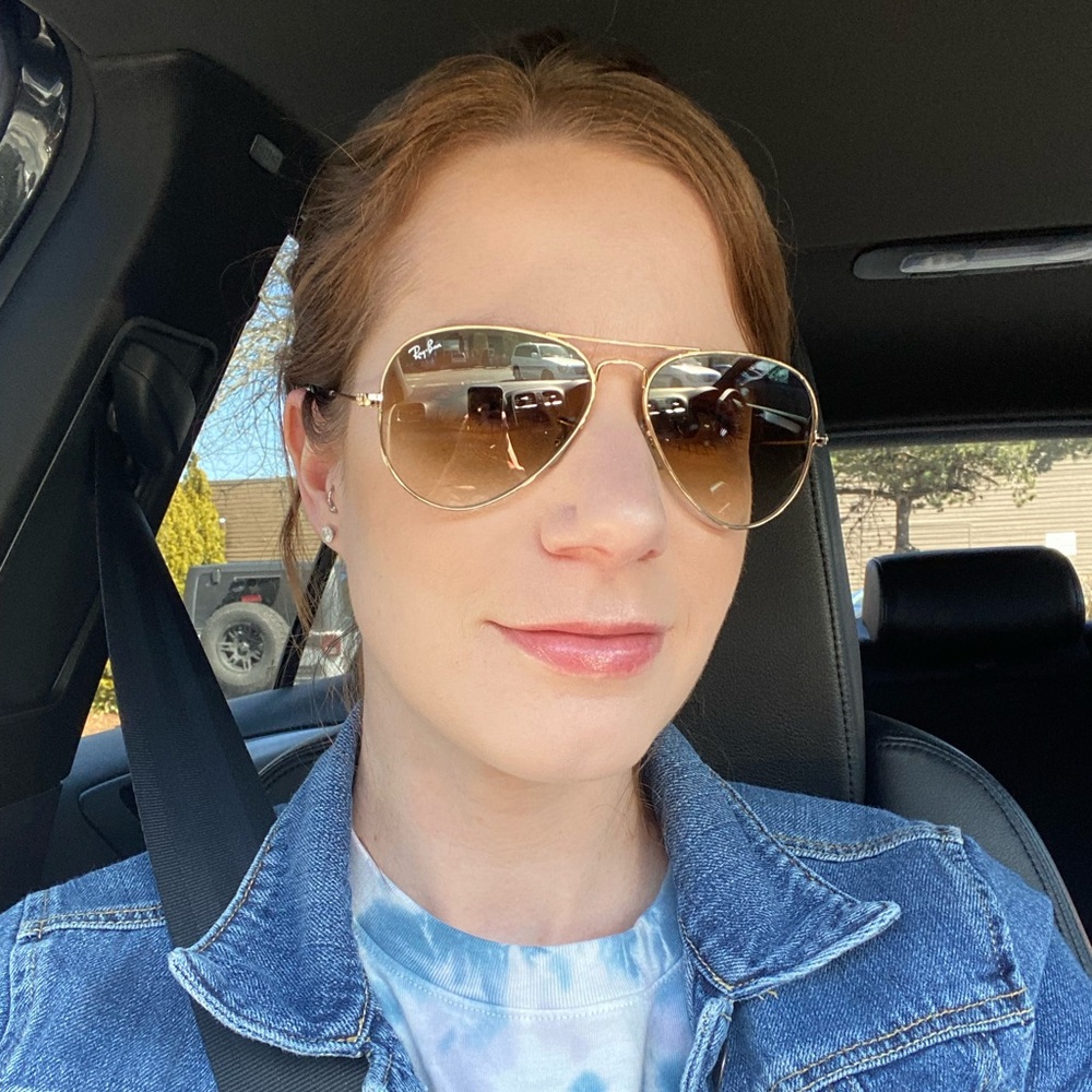 Meet your Posher, Stephanie